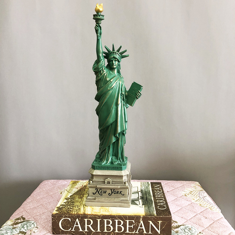 Travel Accessories New York - Statue of Liberty Model Desk Accessories