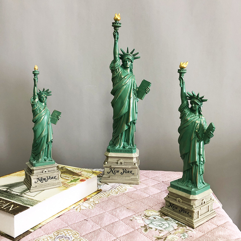 Travel Accessories New York - Statue of Liberty Model Desk Accessories