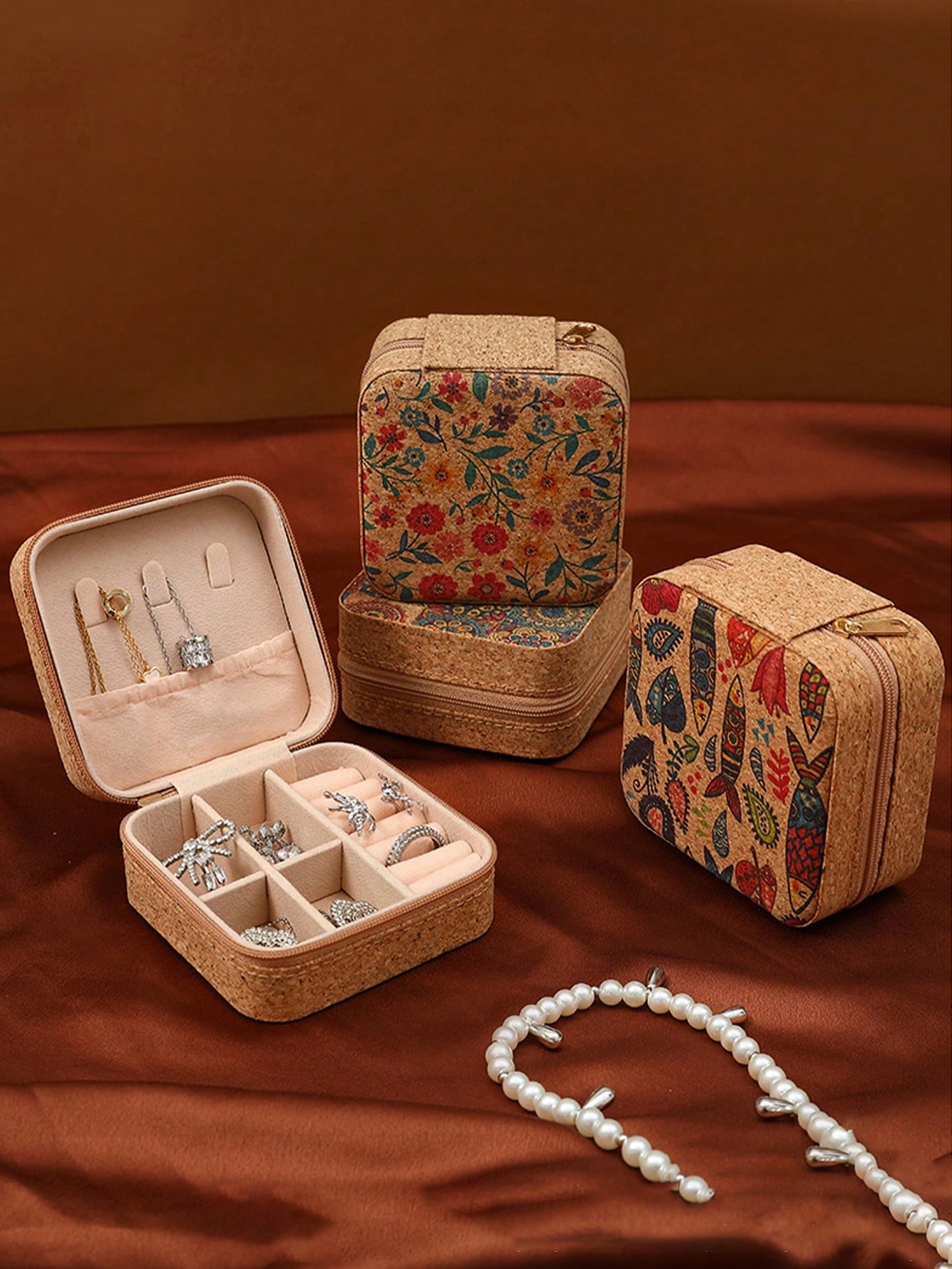 Square Vintage Bohemian Patter - Travel Accessories Jewelry recension och pris
