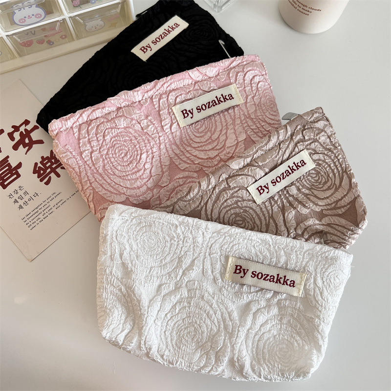 French Embossed Flowers Travel - Travel Accessories Pouch For Women recension och pris