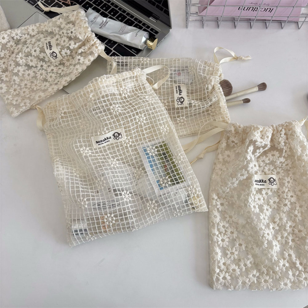 Lace Embroidered Daisy Mesh Dr - Travel Accessories Store recension och pris